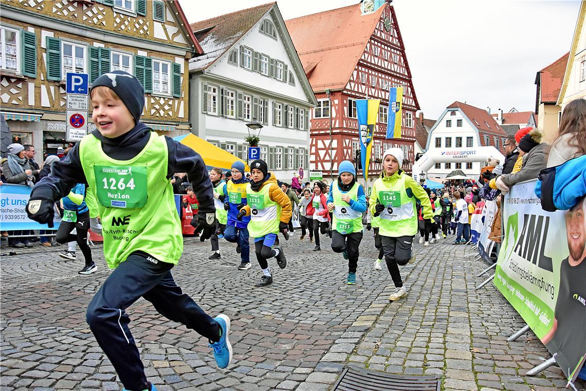 Marlon (links) und viele Mitschülerinnen und Mitschüler der Max Eyth-Realschule ...