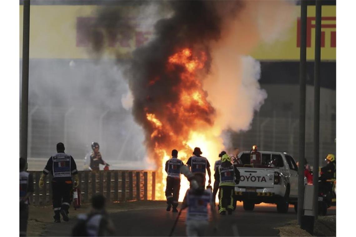 Feuer-Unfall überschattet Hamilton-Sieg in Bahrain