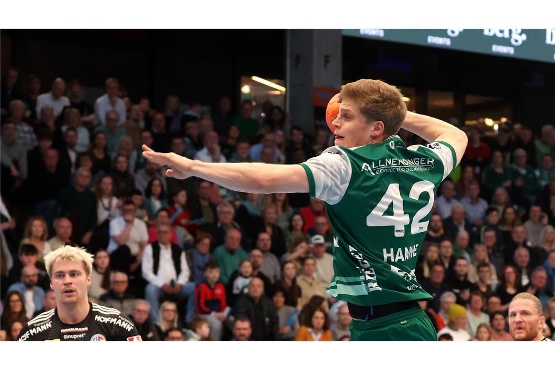 Martin Hanne zieht ab.