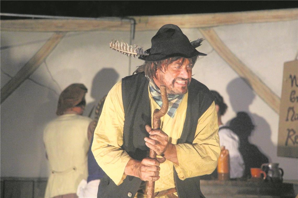 Martin Schieber als Gögelstrobel in seiner ersten Hauptrolle im ersten Stück des Laienspiels. Nun mimt er den Bauern Heinold.Foto: privat