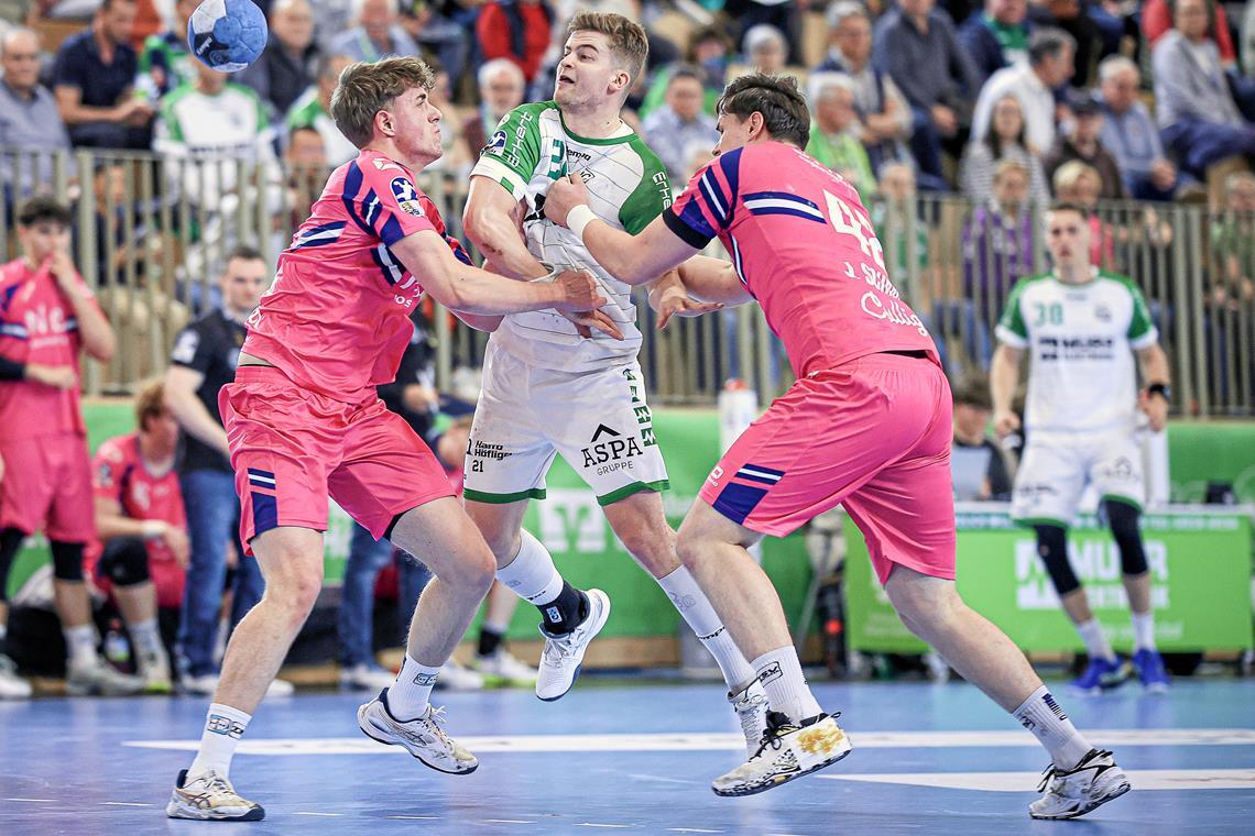 Martin Schmiedt (Mitte) ist zurück im Training und vielleicht eine Option. Foto: Alexander Becher