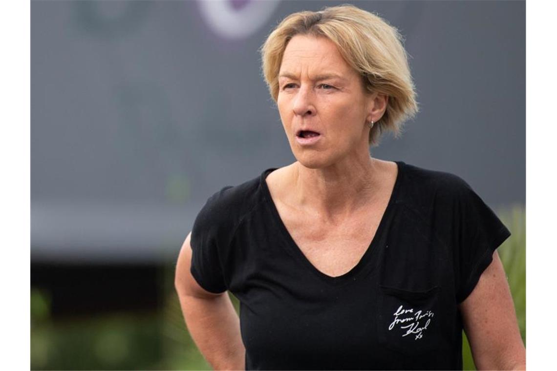 Tristesse nach Aus: Voss-Tecklenburg bleibt Bundestrainerin Martina Voss-Tecklenburg bleibt Bundestrainerin der deutschen Frauen-Nationalmannschaft. Foto: Sebastian Gollnow