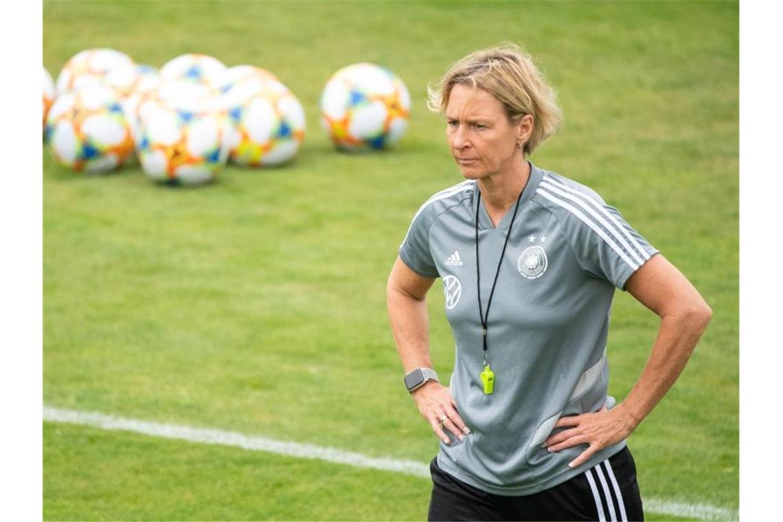 Martina Voss-Tecklenburg, Trainerin der deutschen Frauenfußball-Nationalmannschaft. Foto: Sebastian Gollnow/dpa/Archivbild