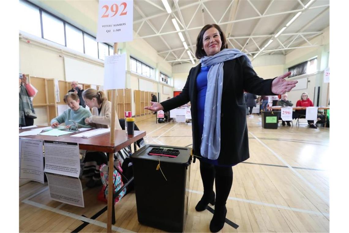 Mary Lou McDonald, Vorsitzende der Sinn Fein: Ihre Partei ist als einzige in beiden Teilen der irischen Insel vertreten. Foto: Niall Carson/PA Wire/dpa