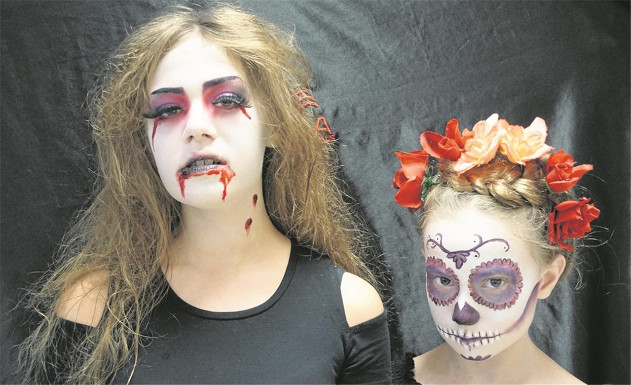 Masha und ihre Schwester Lenya sind bereit für Halloween: Sie sind als Vampir und Sugarskull geschminkt. Fotos: S. Schwellinger