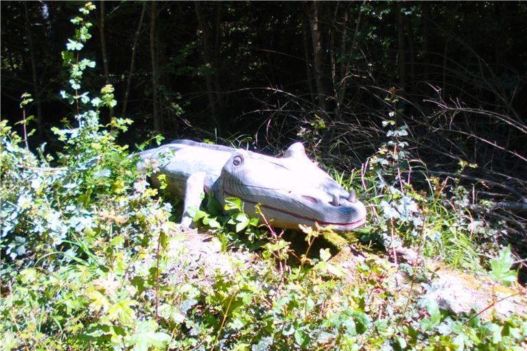 Masti ist ein Mastodonsaurus, der die Besucher durch den Gaildorfer Geopfad führt. Diese Reptilienart wurde nur in Gaildorf und Kupferzell gefunden. Foto: Walter Hieber