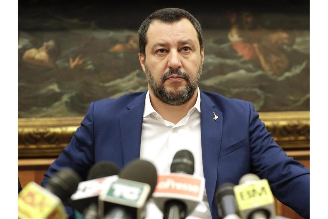 Matteo Salvini Ende Januar bei einer Pressekonferenz in Rom. Im Zwist mit Brüssel kommt ein Einlenken für ihn nicht in Frage. Foto: Andrew Medichini/AP