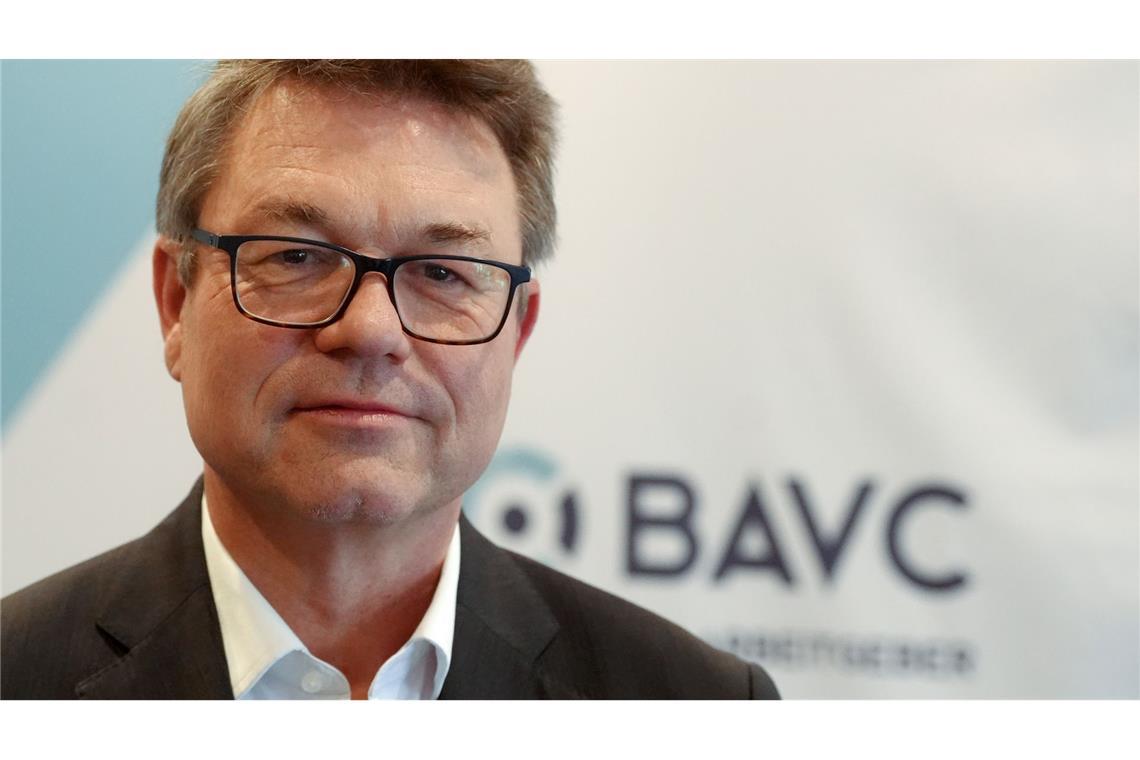Matthias Bürk, Verhandlungsführer beim Arbeitgeberverband BAVC verweist auf die Krise der Chemiebranche (Archivbild)