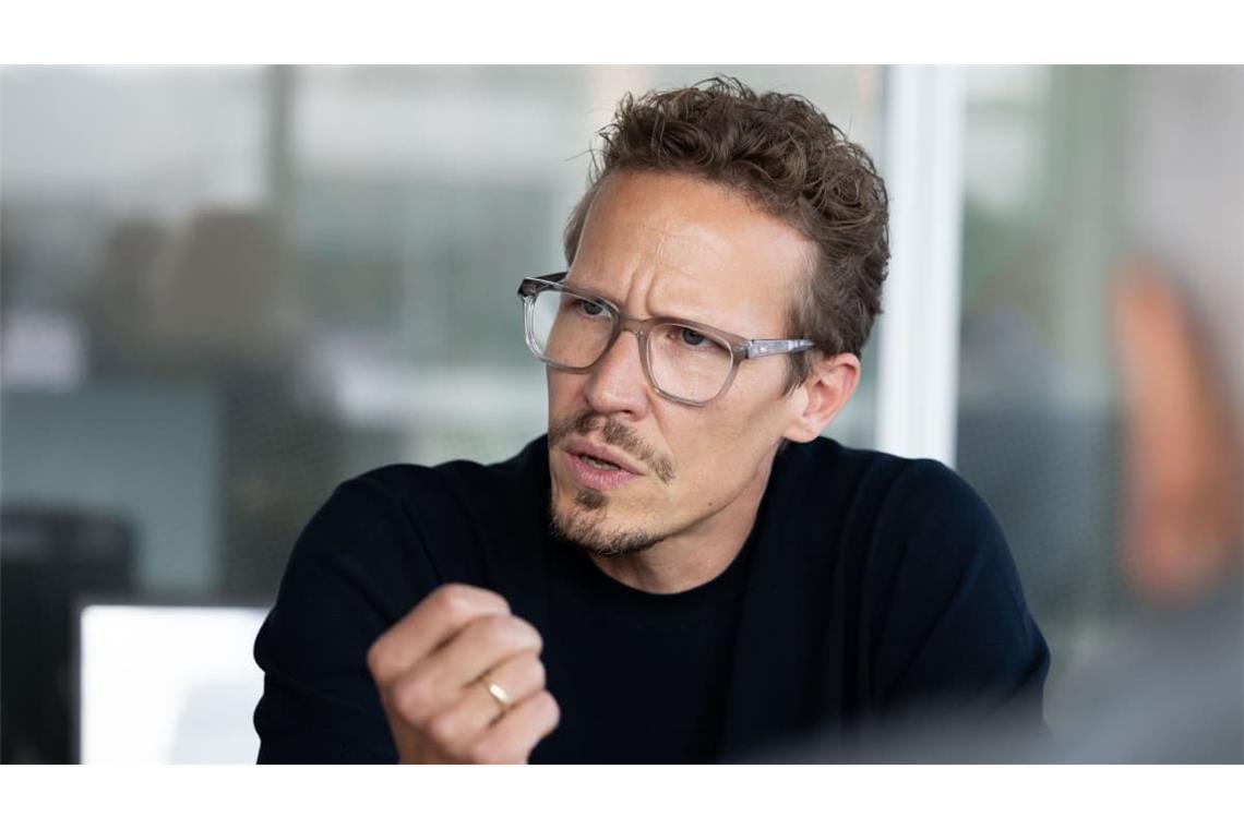Matthias Geisen sprach auf dem IfA-Branchengipfel zum Thema „Der Weg vom Wandel zur Wirkung“ - und ging dann in den Dialog mit IfA-Direktor Stefan Reindl.