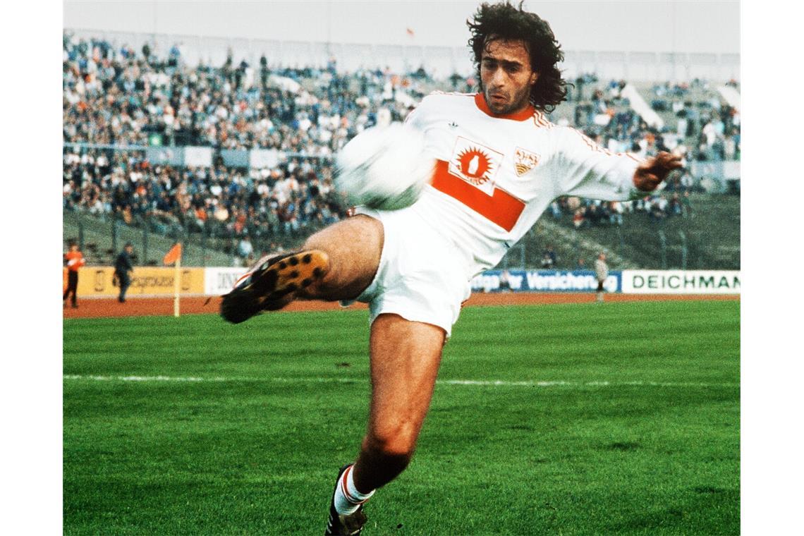 VfB Stuttgart und FC Basel – die Fast-Zwillinge von 1893 Maurizio Gaudino spielte für beide Clubs, den VfB und den FC Basel.