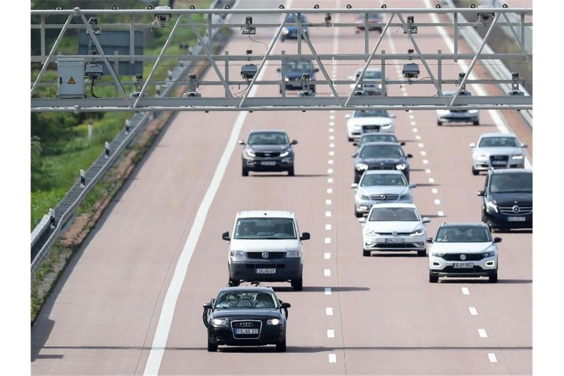 Mautbrücke auf der Autobahn A9. Foto: Jan Woitas