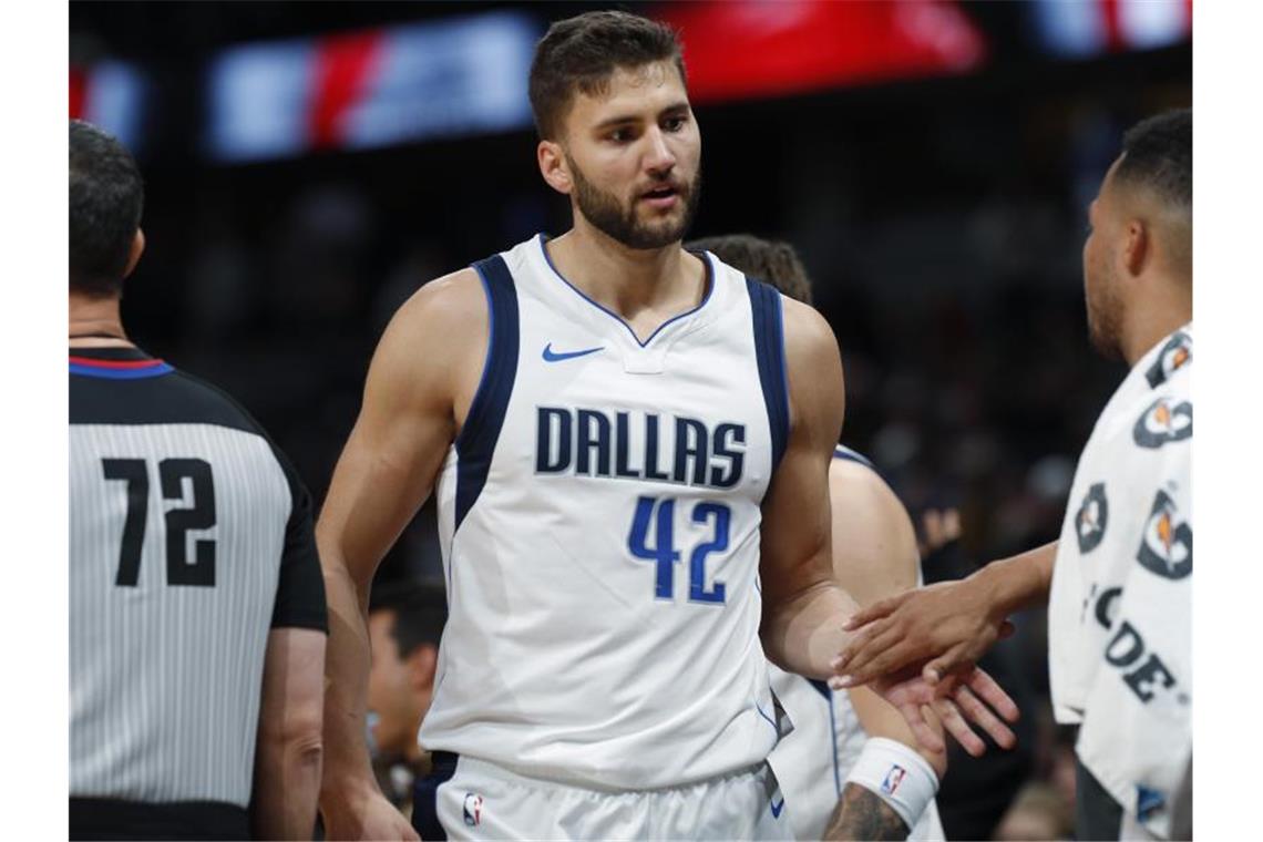 Mavericks-Profi Maxi Kleber äußerte sich klar gegen Rassismus. Foto: David Zalubowski/AP/dpa