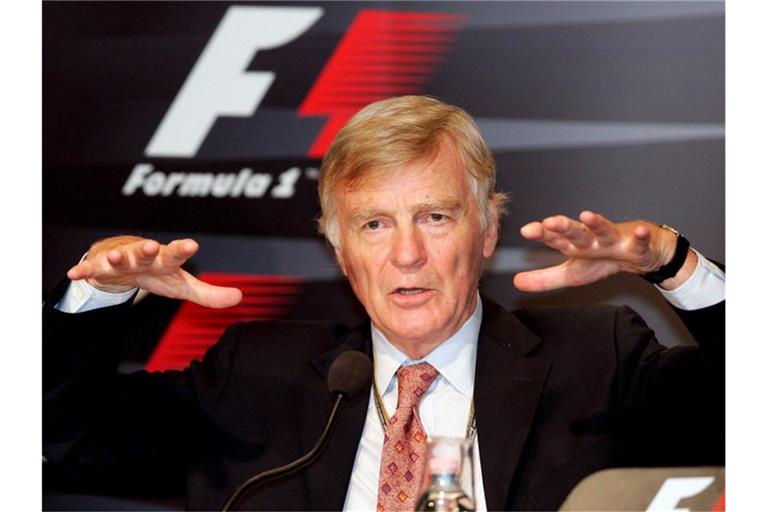 Max Mosley rät zu einer Absage der kompletten Formel-1-Saison. Foto: picture alliance / dpa