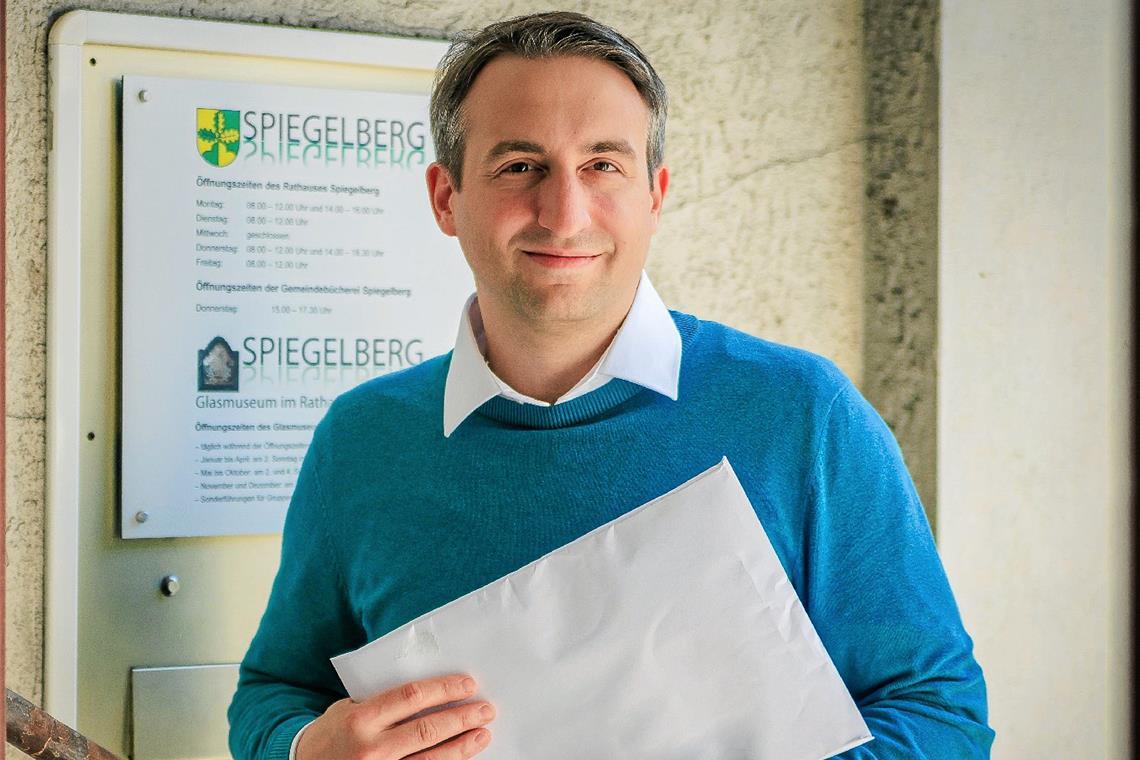 Max Schäfer ist seit sechs Jahren Hauptamtsleiter im Spiegelberger Rathaus. Foto: privat: