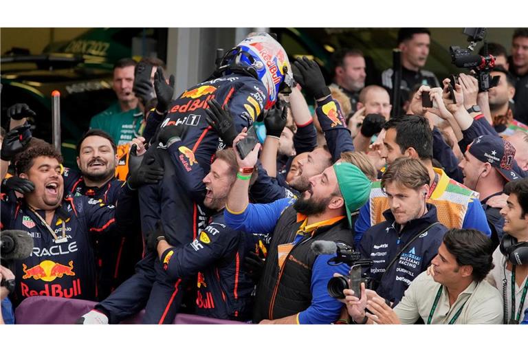 Max Verstappen feiert seinen nächsten Sieg.