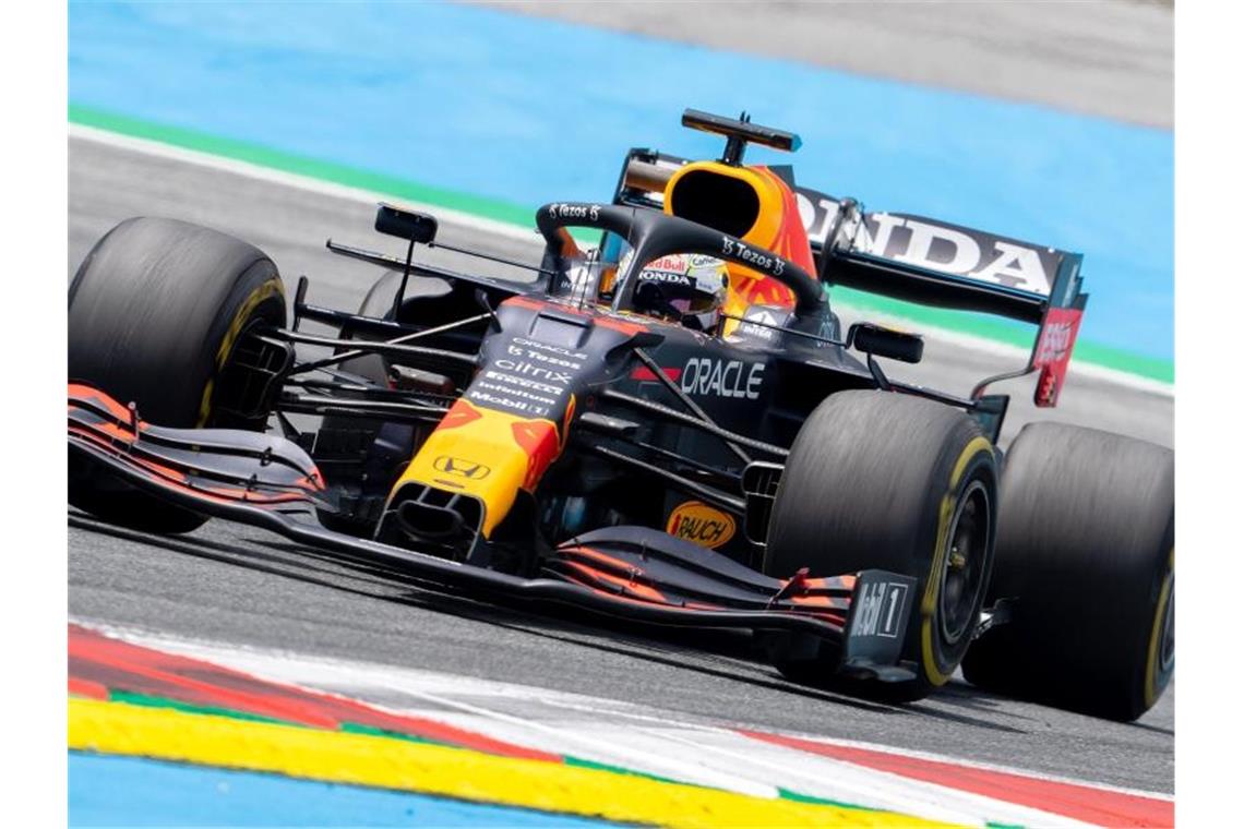 Verstappen warnt trotz Vorteil: Wird „ein ganz enger Kampf“ Max Verstappen überzeugte im Training. Foto: Georg Hochmuth/APA/dpa