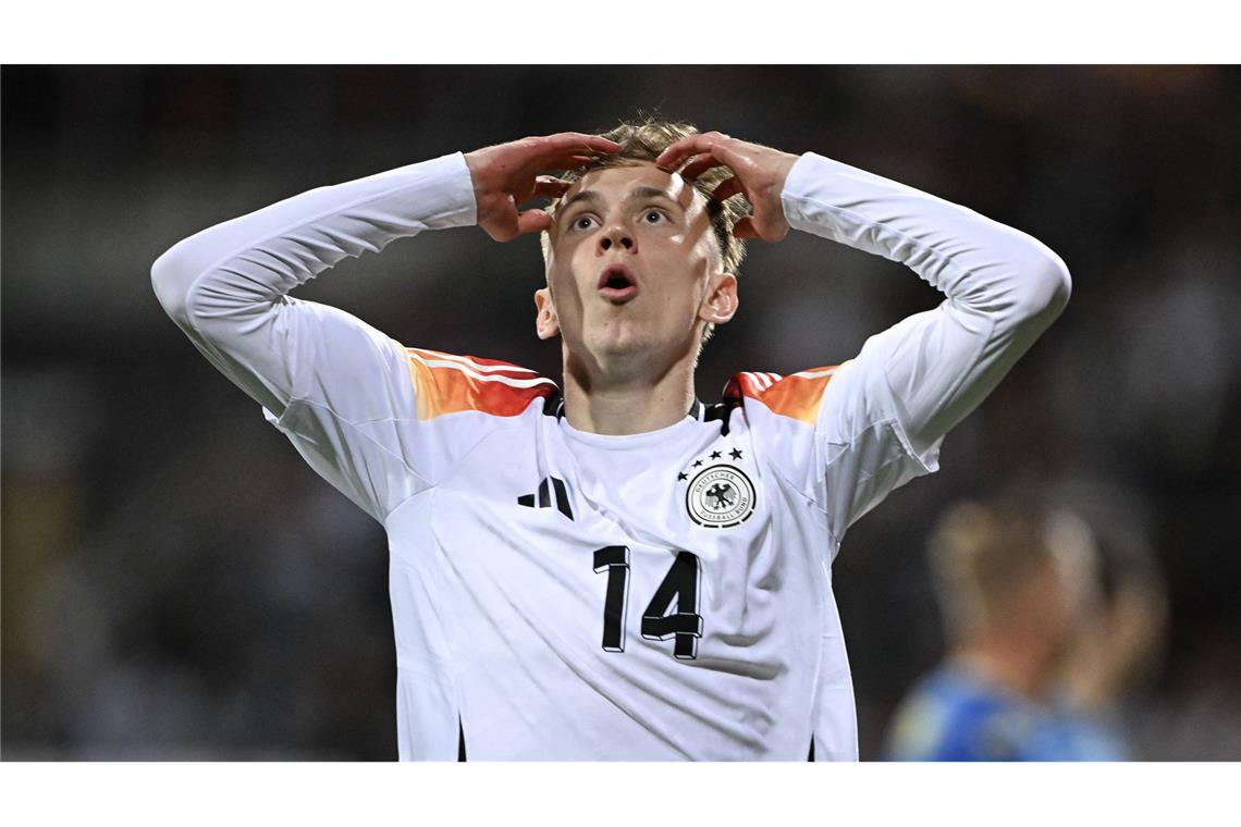 „Halte nichts davon“ – Amiri äußert sich zu Pfiffen gegen Woltemade Maximilian Beier (Note 3): Wurde für Nick Woltemade eingewechselt (61.). Brachte mehr Tempo ins Spiel. Maximilian Beier war dadurch ein Unruheherd für die nordirische Abwehr.