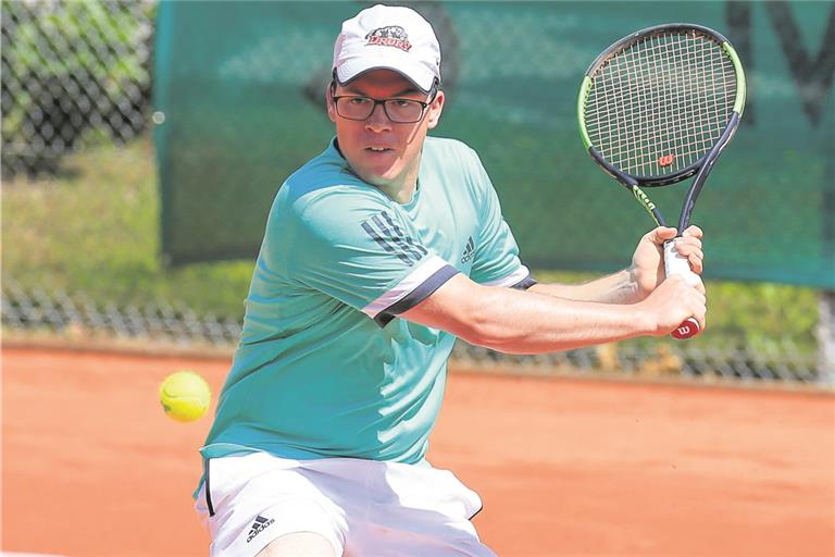 Maximilian Hepp empfängt mit der TSG Backnang den TC Oberstenfeld. Foto: A. Becher