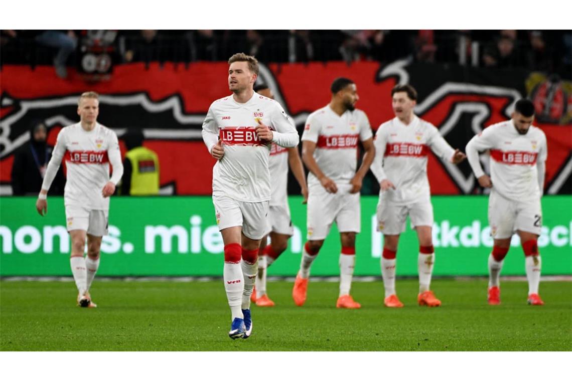 Maximilian Mittelstädt erhöhte vom Elfmeterpunkt. Übrigens traf der Linksverteidiger auch einige Monate später im Rückspiel (3:1) per Strafstoß.