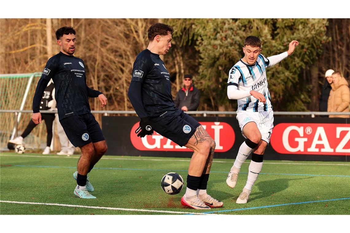 Nach 0:3 noch 4:3 – Kickers gewinnen Test gegen Young Boys Reutlingen