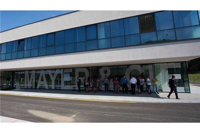 Mayer & Cie. nennt als Gründe für den Schritt den Handelskonflikt zwischen den USA und China und den Krieg in der Ukraine.