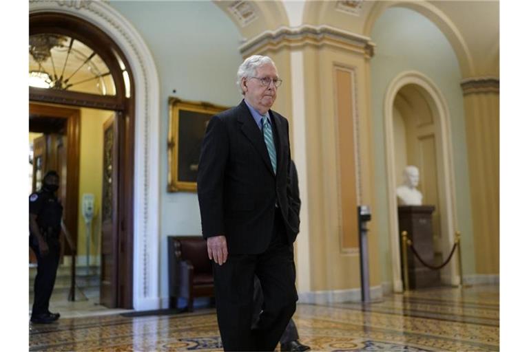 McConnell, Minderheitsführer der Republikaner im Senat, bietet an, eine Notfall-Anhebung der Schuldengrenze nicht zu blockieren. Foto: J. Scott Applewhite/AP/dpa