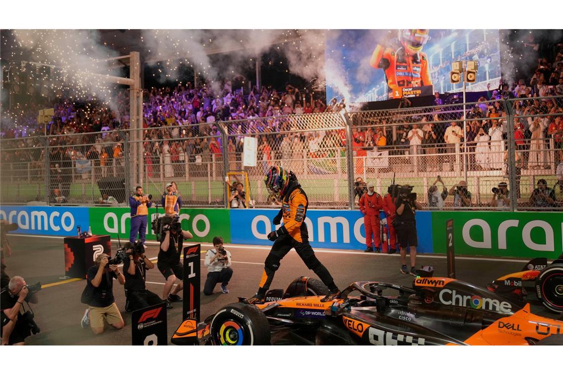 Bilder des Tages McLaren-Pilot Oscar Piastri aus Australien feiert seinen Sieg beim Formel 1 Grand Prix von Saudi-Arabien.