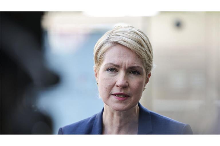 Mecklenburg-Vorpommerns Ministerpräsident Manuela Schwesig (SPD) zeigt sich zuversichtlich, dass sich Union SPD zeitnah auf einen Koalitionsvertrag einigen könnten.
