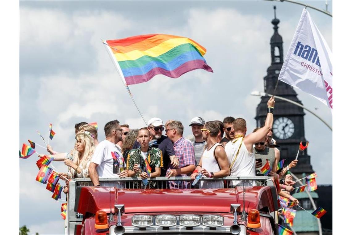 Mehr als 200.000 Teilnehmer wurden zum Abschluss der „Pride Week“ in Hamburg erwartet. Foto: Markus Scholz