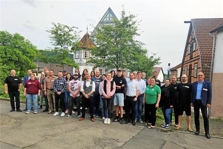 Mehr als 30 Engagierte aus verschiedenen Vereinen sowie Vertreter der Partnerkommunen und des Kreisjugendrings Rems-Murr sind bei der Auftaktveranstaltung in Sulzbach an der Murrdabei. Foto: privat