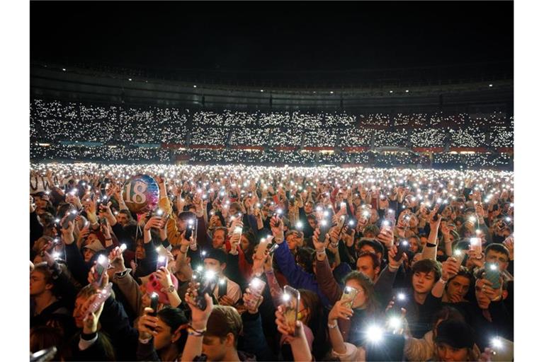 Mehr als 40.000 Zuschauer kamen ins Ernst-Happel-Stadion in Wien. Foto: Florian Wieser/APA/dpa