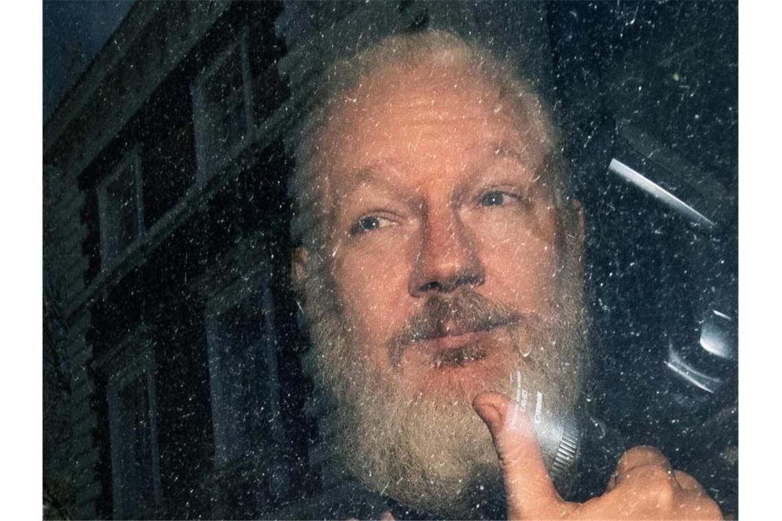 Mehr als 60 Ärzte haben britischen Medienberichten zufolge eine dringende medizinische Behandlung von Wikileaks-Gründer Julian Assange gefordert. Foto: Victoria Jones/PA Wire/dpa