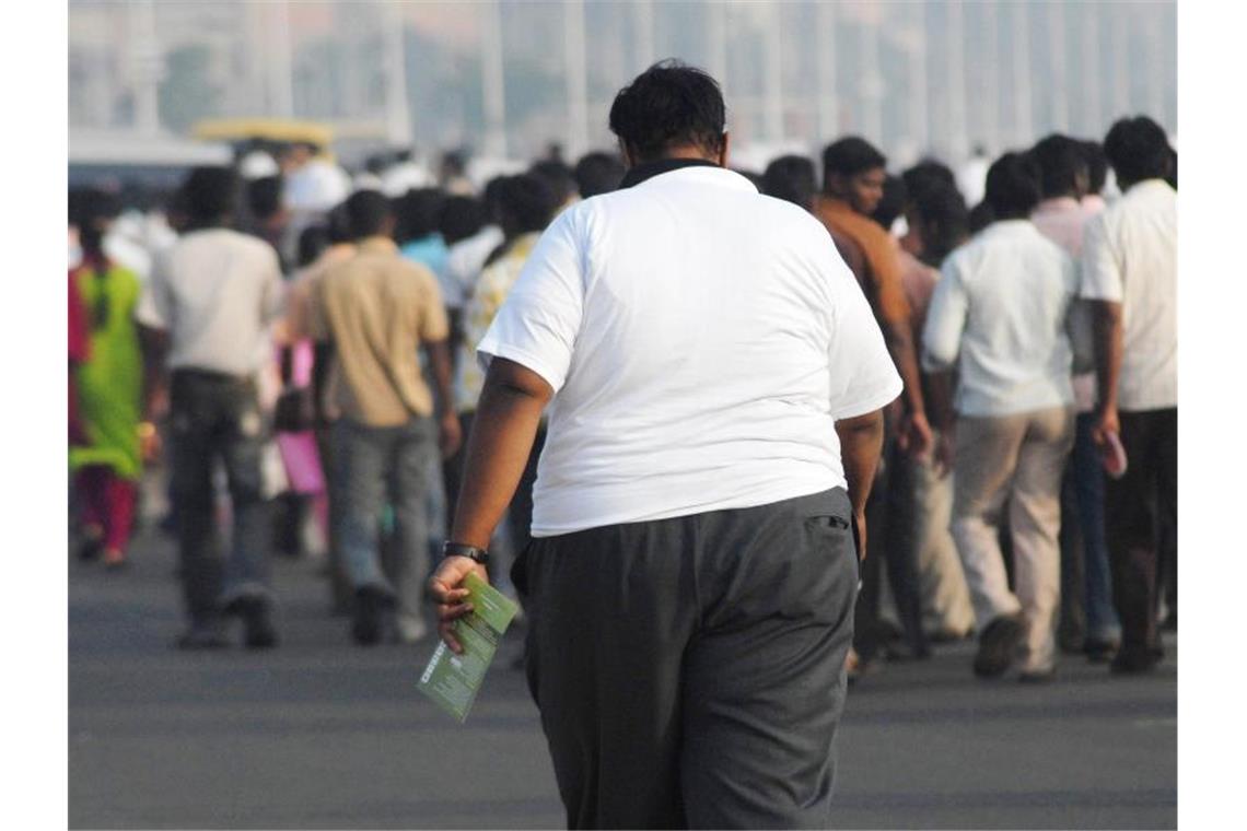 Mehr als die Hälfte der Bevölkerung in 34 der 36 OECD-Staaten ist den Experten zufolge übergewichtig, fast jeder Vierte fettleibig. Foto: Nathan G./epa/dpa