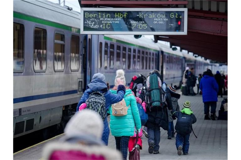 Mehr als eine Million Menschen sind seit dem russischen Angriffskrieg auf die Ukraine auf der Flucht. Tausende von ihnen kommen auch nach Deutschland. Foto: Kay Nietfeld/dpa