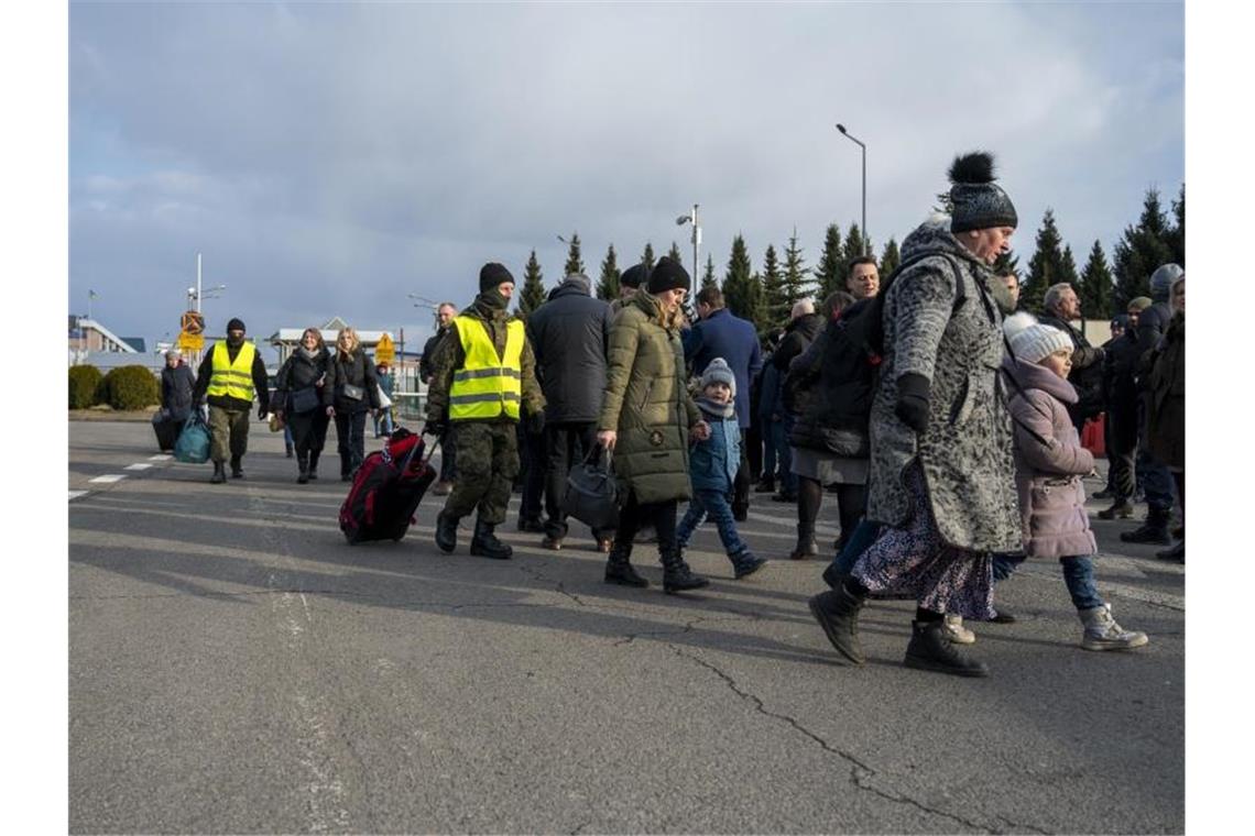 Faeser besucht Ukraine-Grenze - Lob für polnische Regierung Mehr als zwei Millionen Menschen sind seit der russischen Invasion aus der Ukraine geflohen - viele von ihnen nach Polen. Foto: Christophe Gateau/dpa