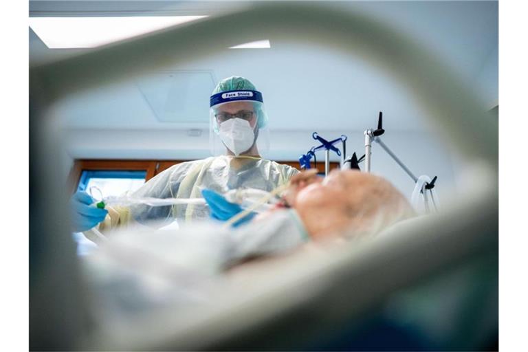Mehr Covid-Patienten auf der Intensivstation und der Inzidenzwert steigt weiter an. Foto: Kay Nietfeld/dpa