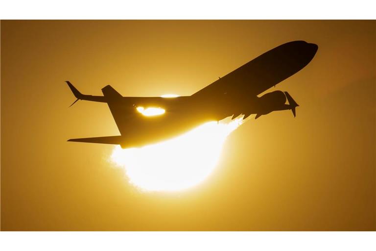 Mehr Flugreisende als im Vorjahressommer - aber das Vor-Corona-Niveau ist noch nicht erreicht. (Symbolbild)