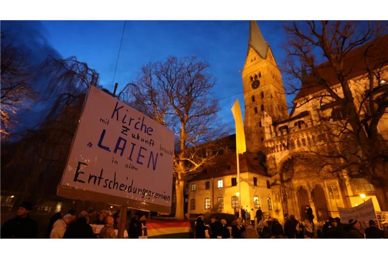 Mehr Laienbeteiligung gehört zum Forderungskatalog von reformorientierten Katholiken. (Archivbild)