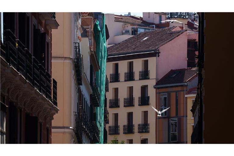 Mehrere Deckentragwerke des im Bau befindlichen Gebäudes stürzten ein.