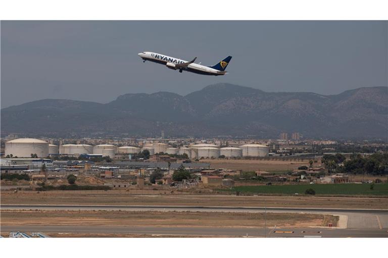 Mehrere Flüge wurden umgeleitet. (Symbolbild)