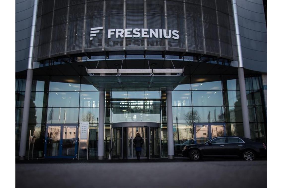Mehrere Mitarbeiter von Fresenius Medical Care müssen sich Korruptionsermittlungen stellen. Foto: Frank Rumpenhorst/dpa