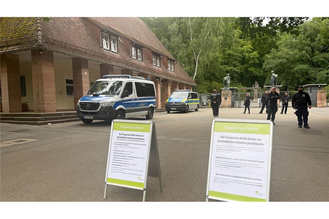 Mehrere Polizeikräfte waren am Tiergarten im Einsatz.
