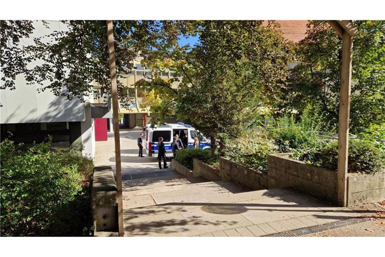 Mehrere Polizisten waren am Mittwoch in der Oberndorfer Oberstadt im Einsatz - unter anderem am Schulzentrum.