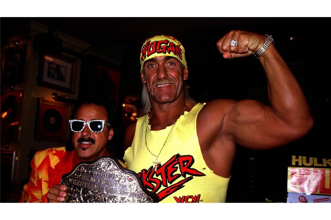 Mehrmals verließ Hogan in dieser Zeit die WWF/E für andere Wrestlingorganisationen oder pausierte für seine Schauspielprojekte. 2009 organisierte er mit „Hulkamania: Let the Battle Begin“ seine erste eigene Wrestling-Tour durch Australien. Im selben Jahr behauptete er, als Bassist für Metallica vorgespielt zu haben. Metallica verneint das jedoch.