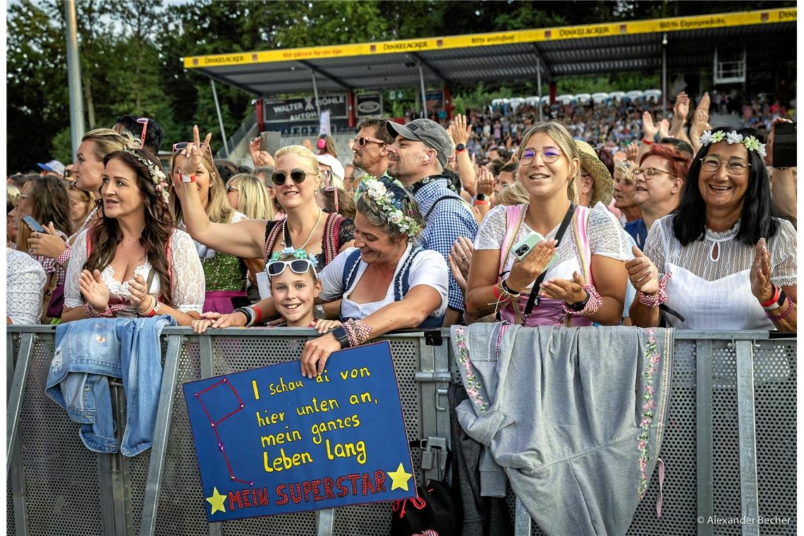 "Mein Superstar" ist die neue Single von Andreas Gabalier, in der es um das Ster...