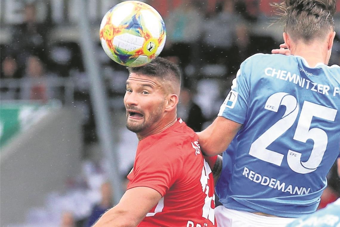 Meldete sich rechtzeitig für Ingolstadt wieder fit: Kai Brünker. Gegen Chemnitz besorgte der Stürmer erst das Aspacher 1:0, wurde am Ende von muskulären Problemen geplagt. Foto: A. Becher