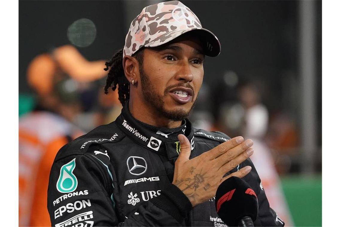 Ausgeruht und voller Tatendrang: Der Weltmeister legt los Meldete sich rechtzeitig vor Saisonbeginn zurück: Lewis Hamilton. Foto: Hasan Bratic/dpa
