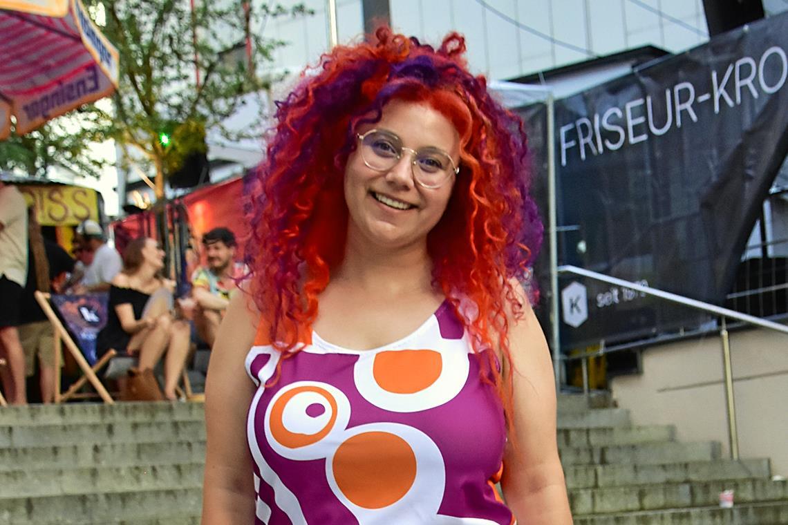 Melissa Dangelmaier ist auch dieses Jahr wieder als Straßenfest-Frau unterwegs. Foto: Tobias Sellmaier