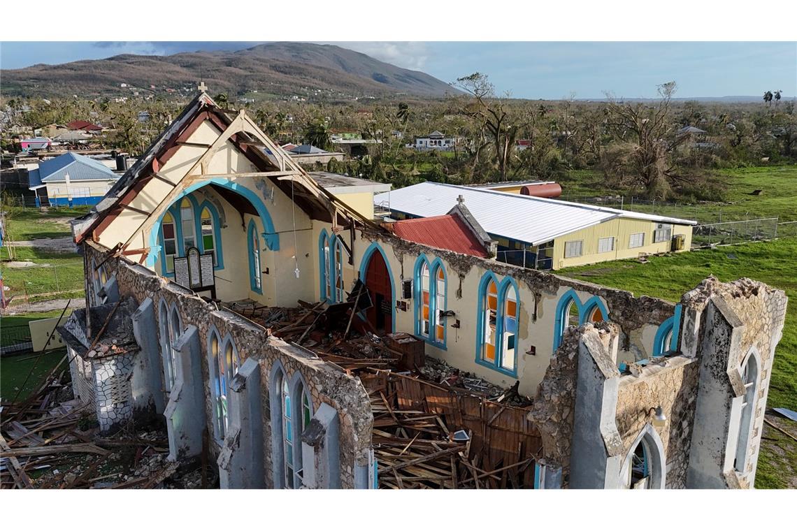 Hurrikan "Melissa" wütet in der Karibik – mehr als 30 Tote "Melissa" traf insbesondere Jamaika mit voller Wucht.