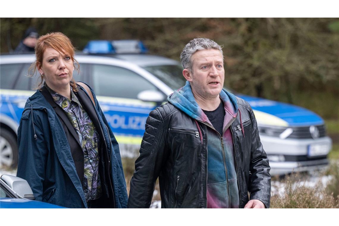 Die Wahrheit in den Familien Melly Böwe (Lina Beckmann, l.) und Volker Thiesler (Josef Heynert) kommen an den Tatort.
